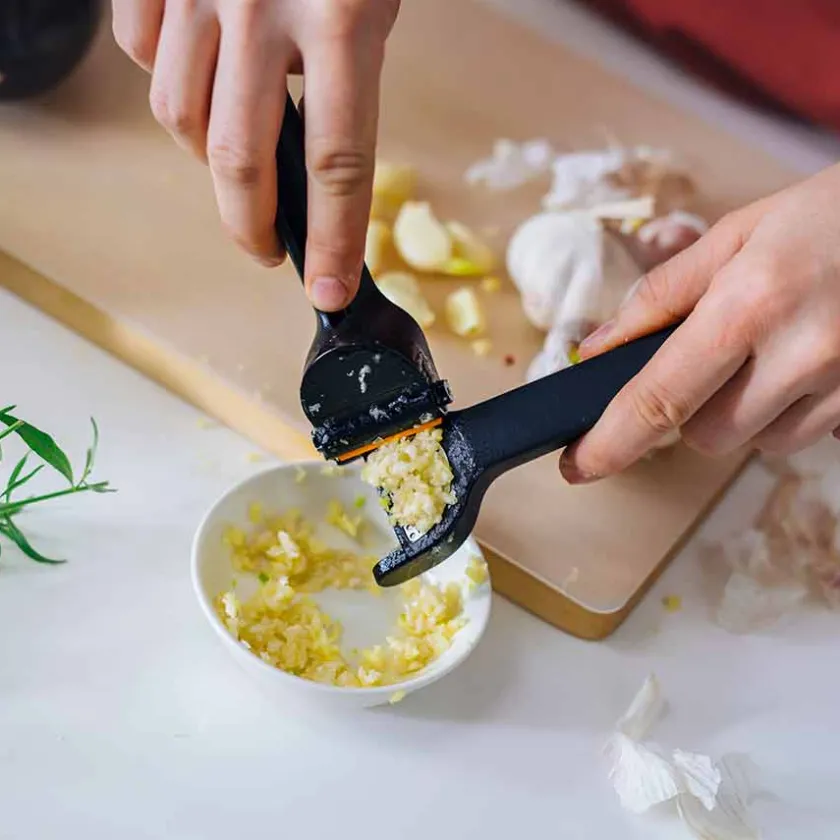 FISKARS Functional Form Hvitløkspresse Online