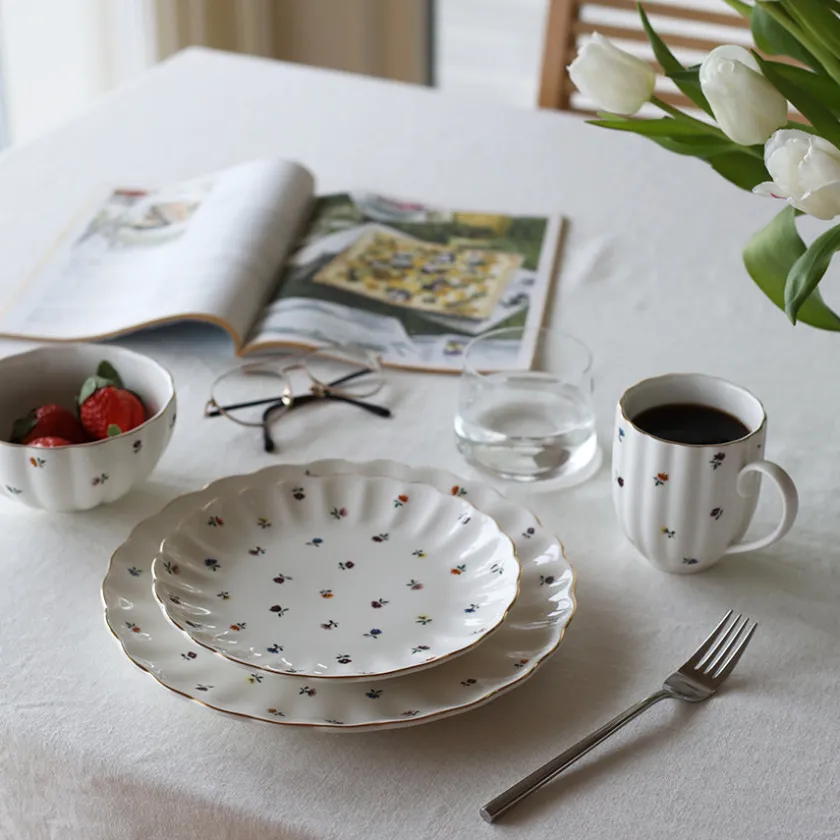 NOVA Lilly Krus m/Blomster og Gullkant 32cl Hvit Hot