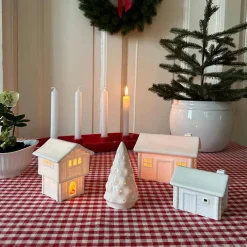 PORSGRUNDS PORSELÆNSFABRIK Porsgrunds Porselænsfabrik Jul På Tunet Veslestugu Med Pipe 13,4x10,8cm Sale