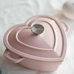 SEASONS Love Collection Støpejernsgryte Hjerte Rosa 2,8L 23cm Online