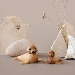 SPRING COPENHAGEN Trefigur Baby Sel