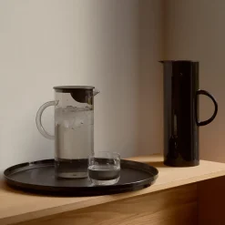 STELTON EM77 Vannkanne m/lokk 1,5L Smoke Clearance
