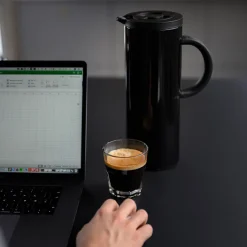 CHRISTIANIA 1739 TERMOKANNE SORT 1L CYLINDER Outlet